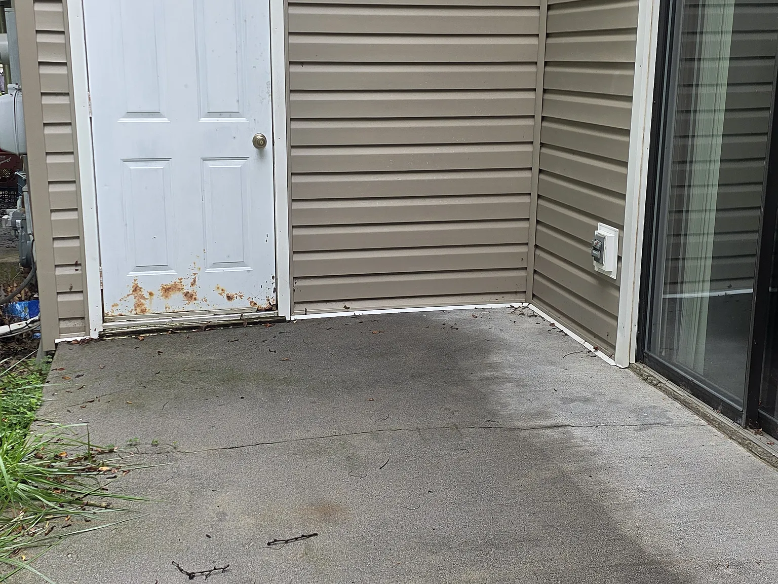 3 bed, 2.5 bath, 1400 sqft, $1,500 — Photo 2