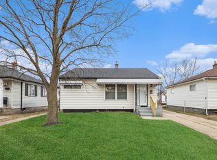 25544 Andover Dr, Dearborn Heights, MI 48125