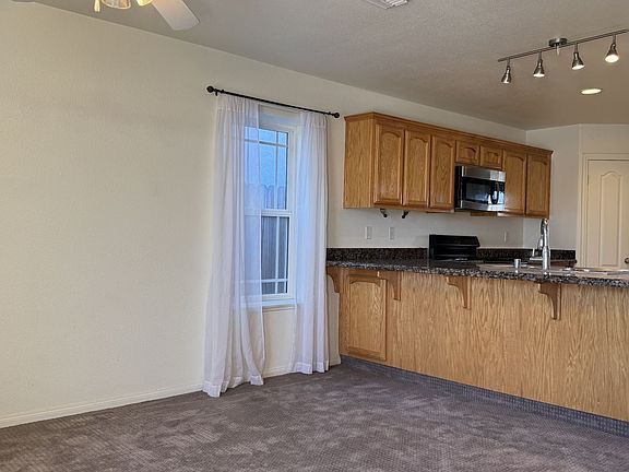 3rd image of 1112 W Willow Ave