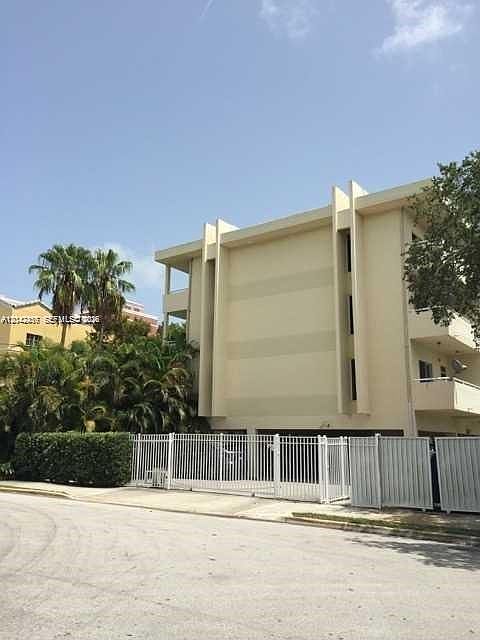1st image of 5839 SW 74th Ter APT 203
