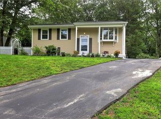 17 White Oak Rd, Ansonia, CT 06401