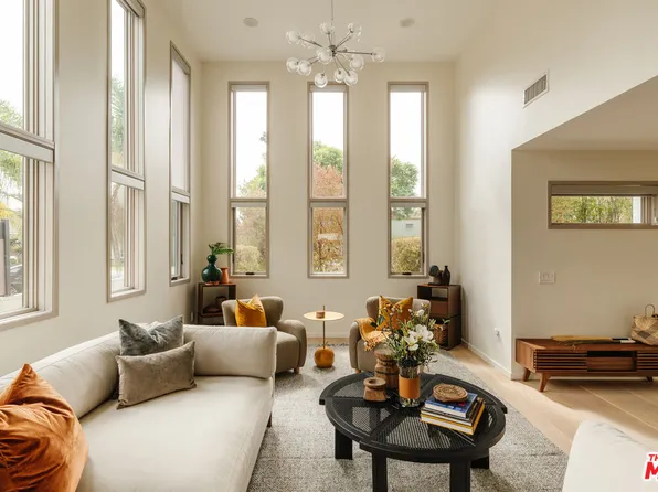 3910 Berryman Ave, Los Angeles, CA 90066