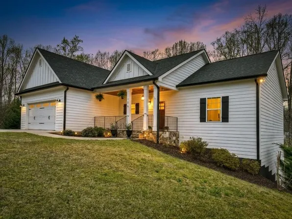 186 Meadow Cir, Ellijay, GA 30540