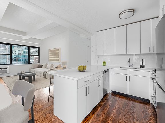 2nd image of 157 E 57th St APT 19B