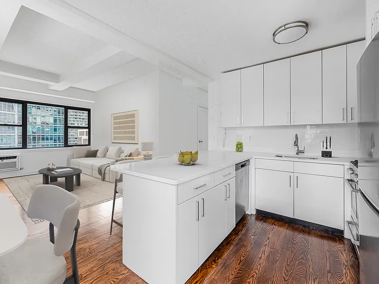 157 E 57th St #19B — Photo 2