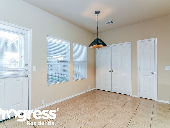 3rd image of 6323 Scotchwood Dr
