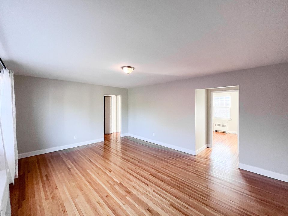 1st image of 83 Brookdale Gdns #C