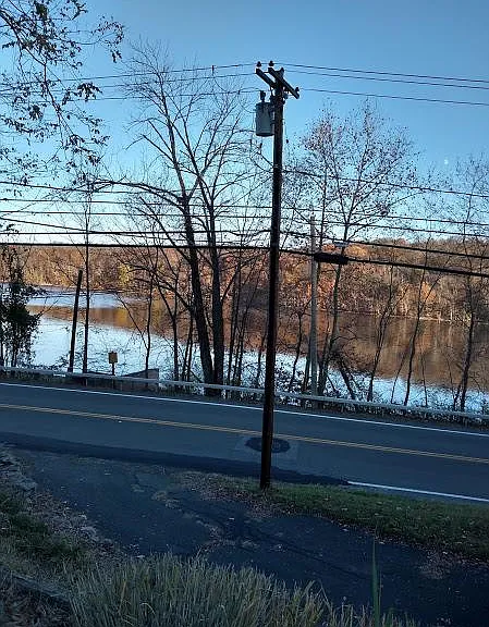 544 Lakes Rd — Photo 5