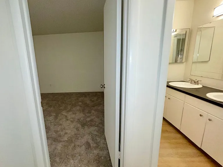 8909 E Liberty Ave — Photo 19
