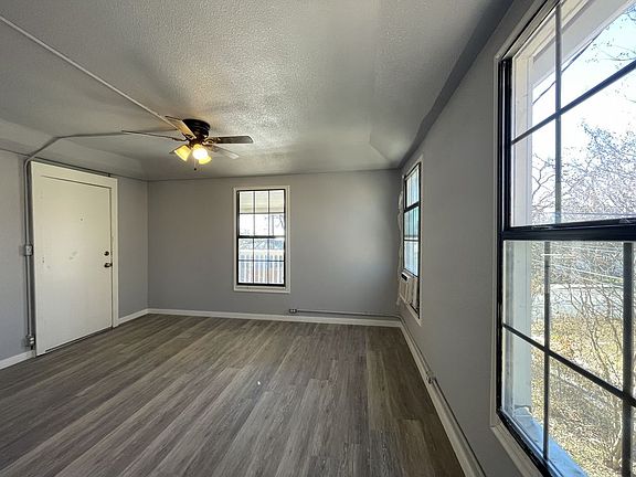 5th image of 127 Sandmeyer St #0