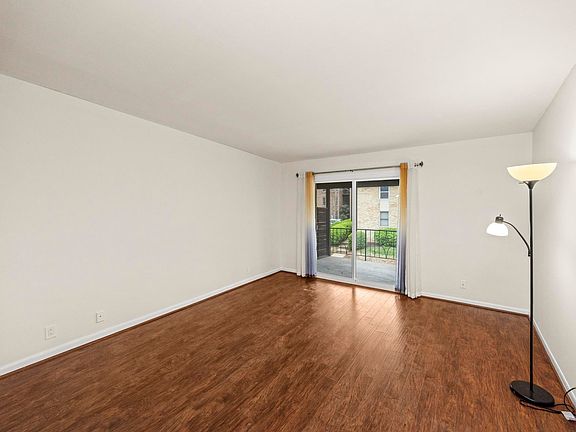 5th image of 4425 Westlawn Dr APT C307