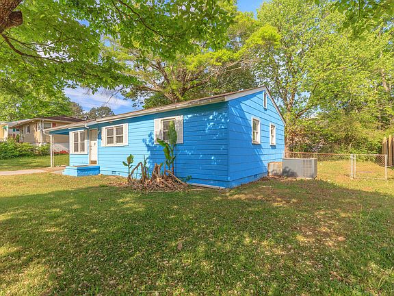 3rd image of 4705 Beverly Kay Dr