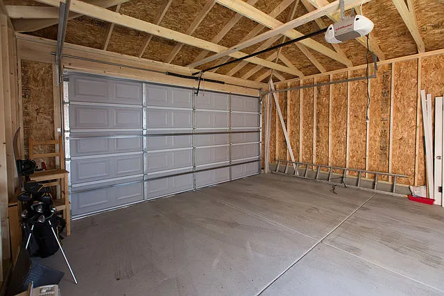 3835 N Western Ave — Photo 26