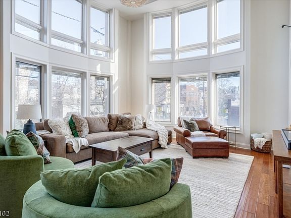 4th image of 119 Walnut St #1