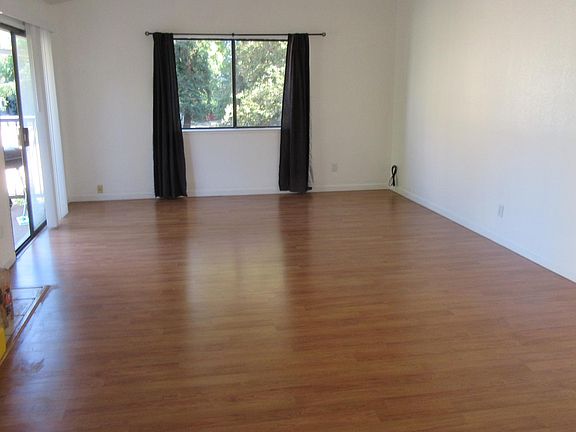 4th image of 7949 Arcade Lake Ln