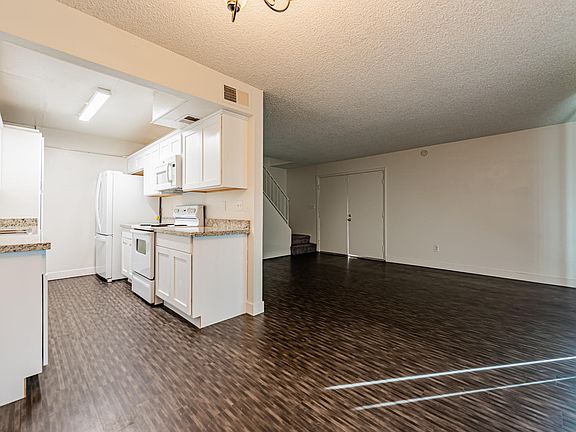 3rd image of 5953 W Golden Ln