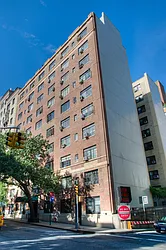 211 East 35th Street in Murray Hill