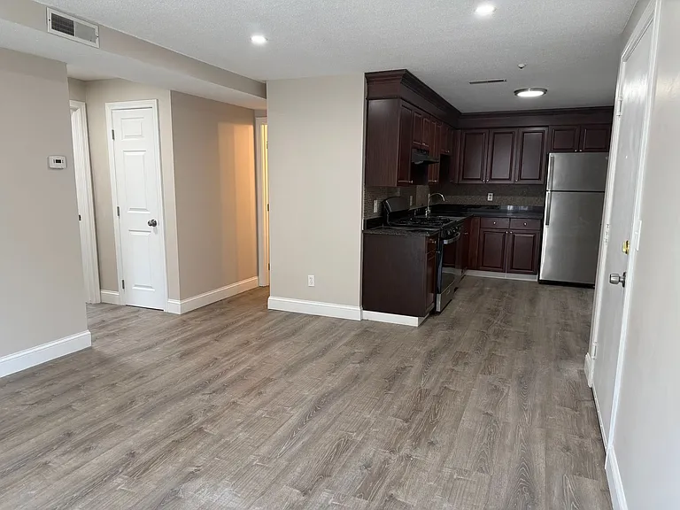 Pondsview Apartments — Photo 83