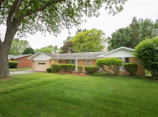5104 Douglas Dr, North Olmsted, OH