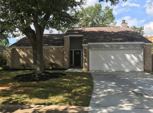 10514 Sagetrail Dr, Houston, TX 77089