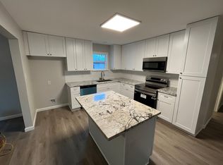 227 Landers Rd, Oyster Creek, TX 77541