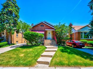 9915 S Claremont Ave, Chicago, IL 60643