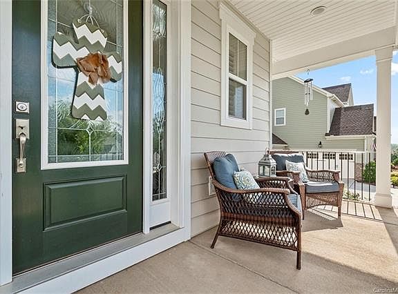 3rd image of 225 Monteray Oaks Cir