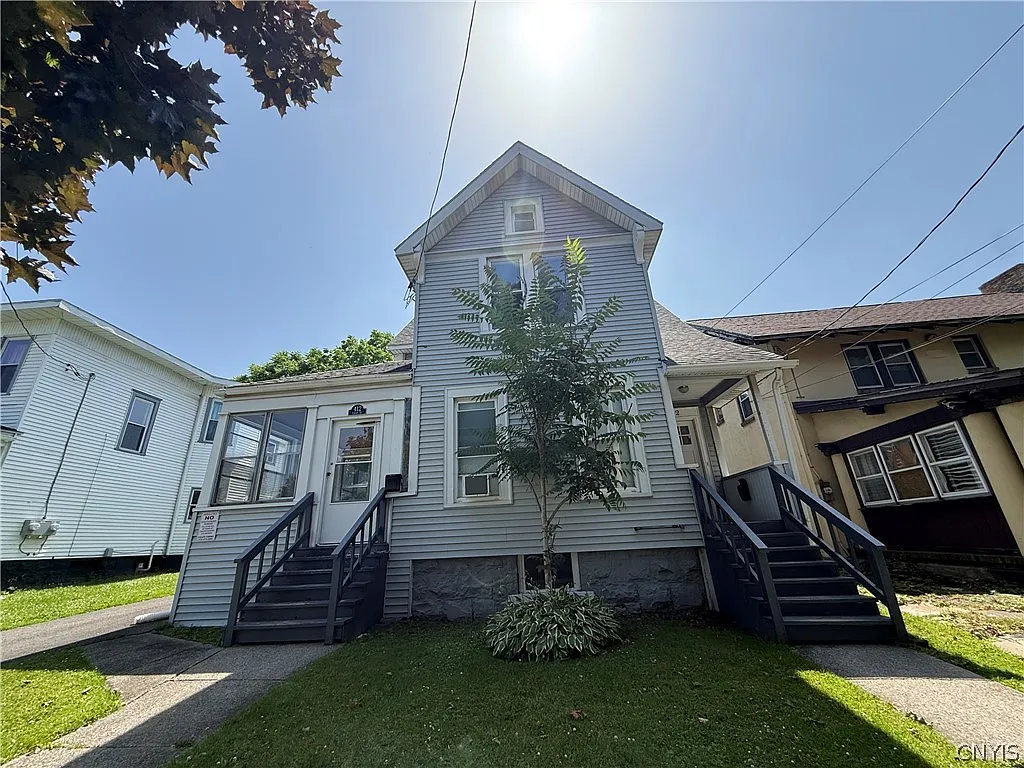 2 bed, 1.0 bath, 849 sqft, $1,500 — Photo 1