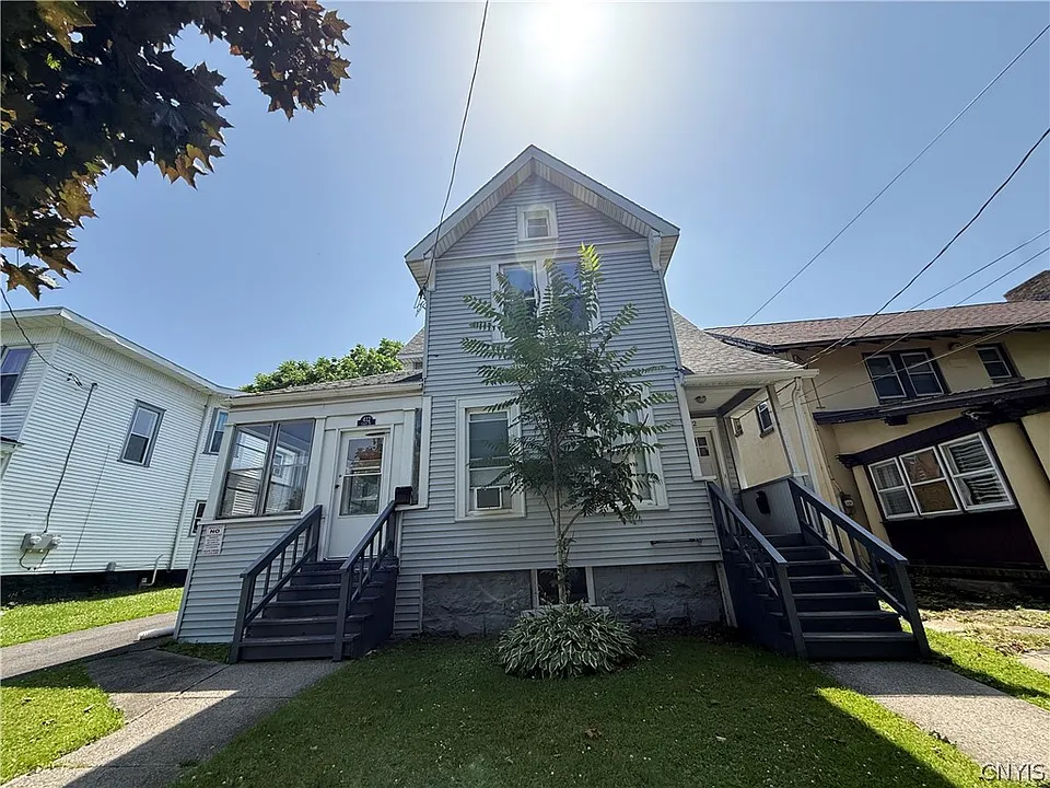 412 Court St #2