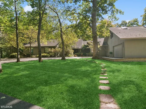 3296 Middlesax Dr, Long Grove, IL 60047