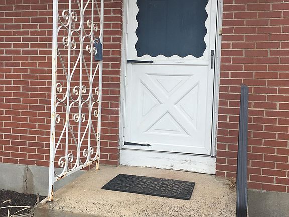 Unit 15E, Front Entrance