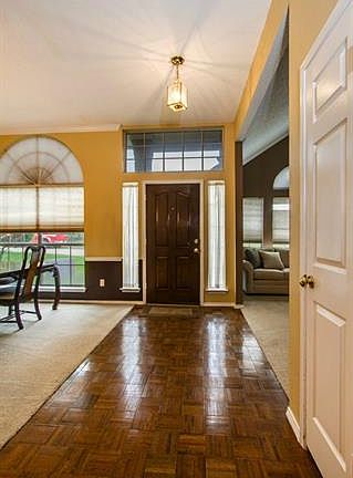 2nd image of 816 Stain Glass Dr