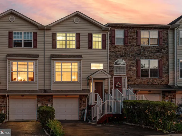 124 Avon Ct, Malvern, PA 19355