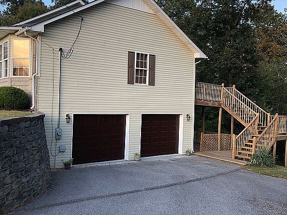 2nd image of 236 Deerfield Cir