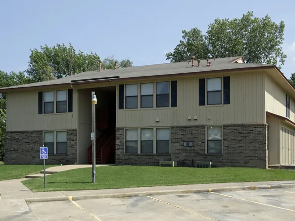 Maple Leaf Apartments