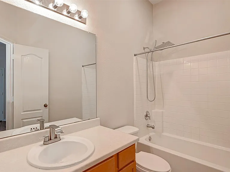 6923 Grants Hollow Ln — Photo 23