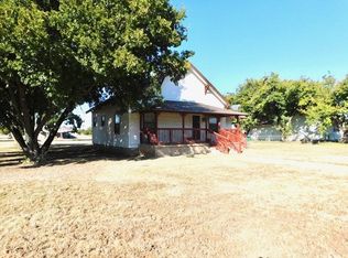 601 E Washington St, Walters, OK 73572