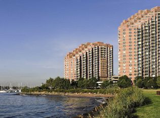100 Warren St, Jersey City, NJ 07302