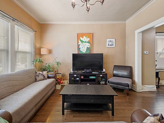 2nd image of 4422 N Melvina Ave