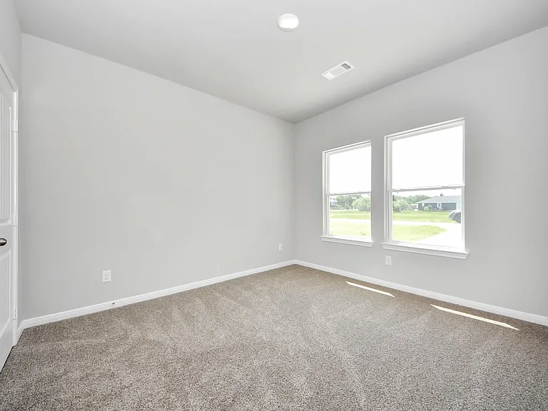 638 Stovall Dr — Photo 28