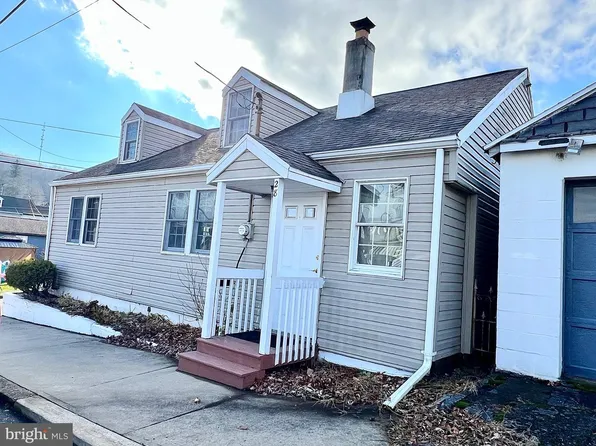28 N 19th St, Ashland, PA 17921