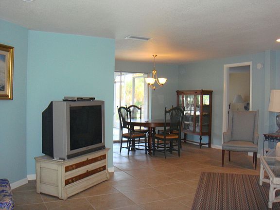 3rd image of 270 Magnolia Ave