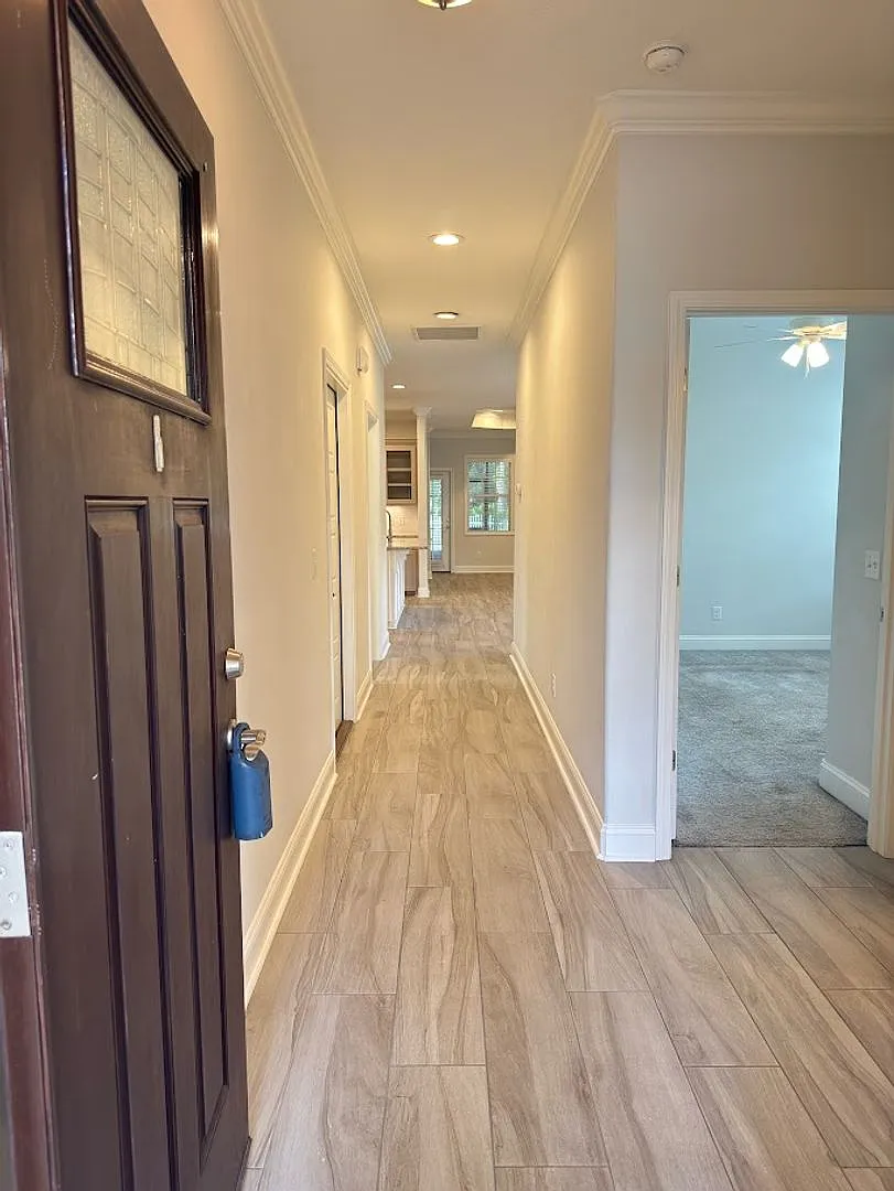 600 Eagle Blvd — Photo 2
