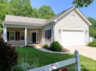 35 Sheffield Pl, Brevard, NC 28712