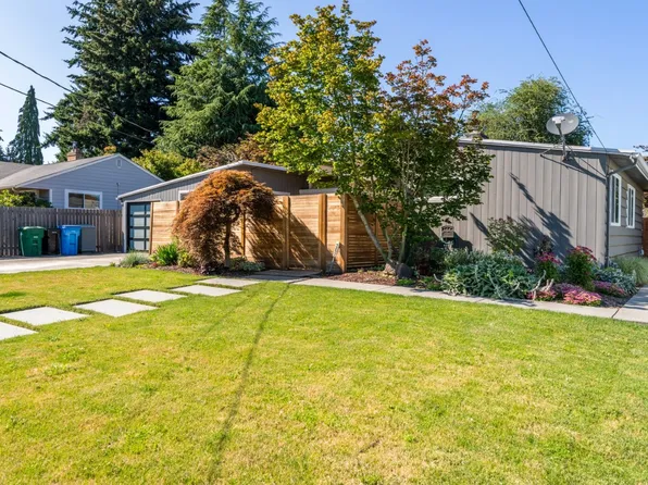 1252 N 172nd St, Shoreline, WA 98133