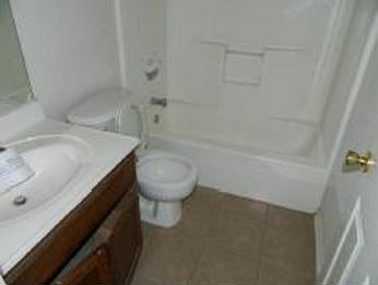 2nd image of 2426 Jean St
