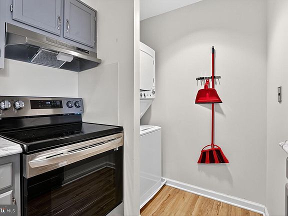5th image of 900 N Taylor St APT 2110