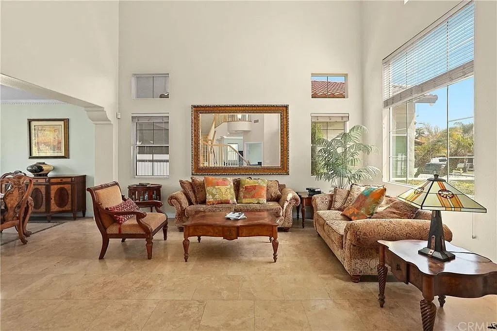 4 bed, 2854 sqft, $4,250 — Photo 3