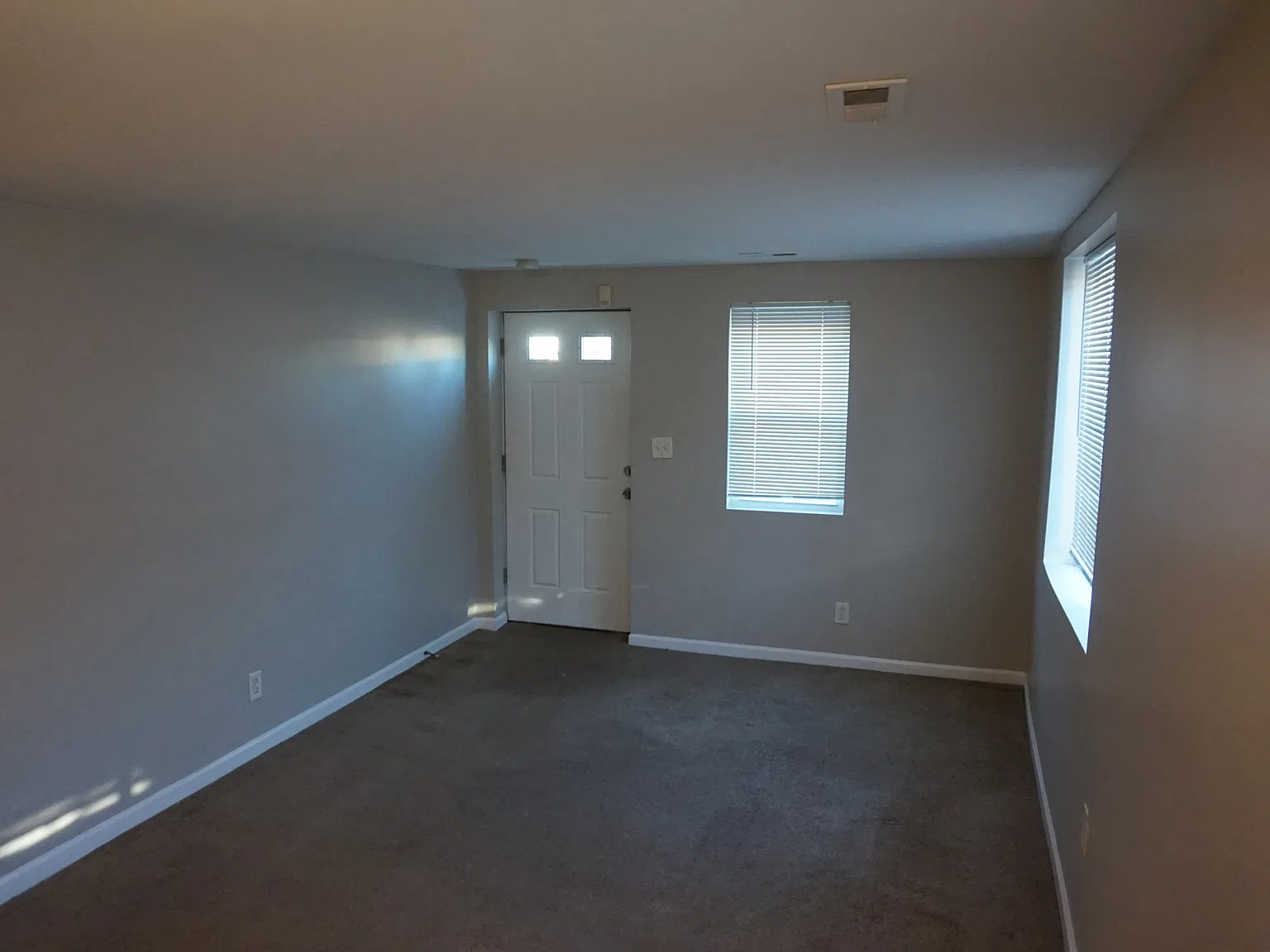 2 bed, 720 sqft, $1,200 — Photo 4