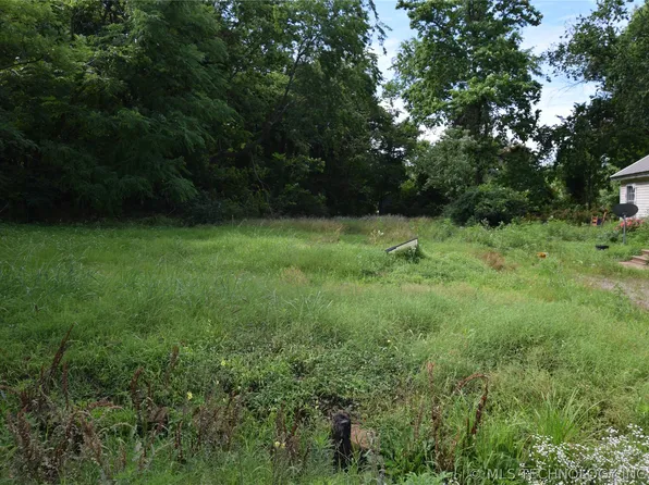 320 E Oak St, Stilwell, OK 74960